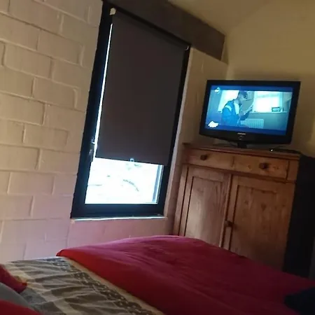 Maison Au Calme Dans Un Domaine Boise 펜션 Hastiere-par-dela