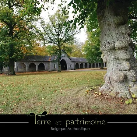 Maison Au Calme Dans Un Domaine Boise Hastiere-par-dela