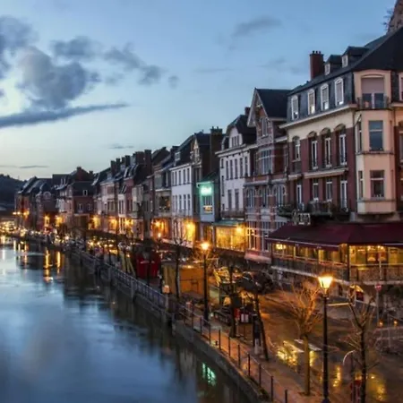 Maison Au Calme Dans Un Domaine Boise * Hastiere-par-dela