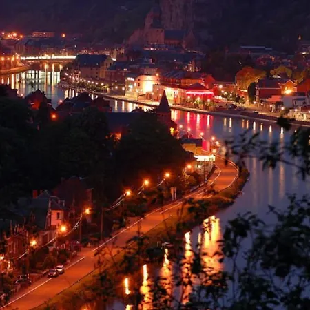 Maison Au Calme Dans Un Domaine Boise Ferienhaus Hastiere-par-dela