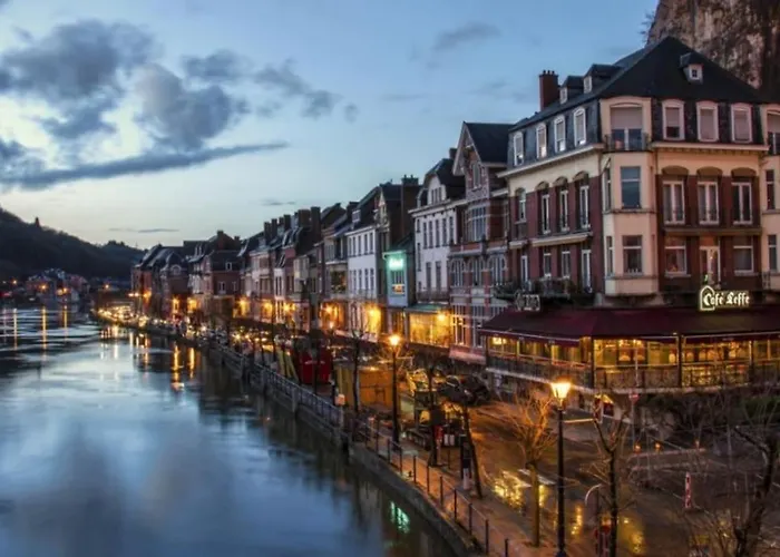 Maison Au Calme Dans Un Domaine Boise * Hastiere-par-dela